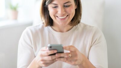 Navigating the Texting Tangle: Strategies for Effective Communication in Long-Distance Relationships